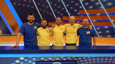 Котаците срещу Акулови в "Семейни войни"