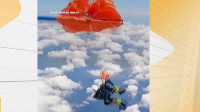 Парашутист увисна на 4500 метра, оплетен в самолет (ВИДЕО)