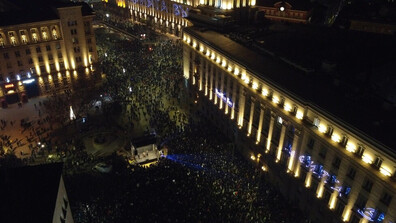 Как преминаха третите многобройни протести в няколко града в страната