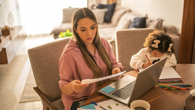 Гъвкаво работно време за родители: Как ще се отразят промените на работодателите и служителите