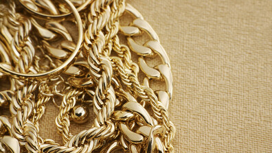 Откриха бижута от злато и платина за над 400 000 лв. в якето на мъж на "Капитан Андреево"