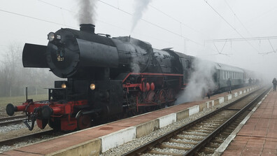 Пара, празник и Дядо Коледа: коледен влак на БДЖ потегли на Игнажден