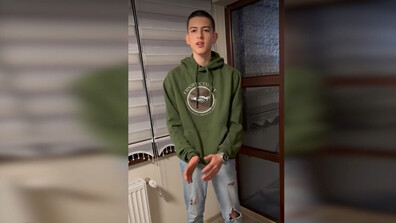 „Мисия Коледа“: 17-годишен младеж дари парите от рождения си ден за хора в нужда в Северозапада