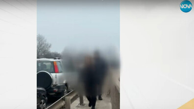 Скрита камера: Жена заложи капан и залови мъже, които опитват да отворят колата ѝ