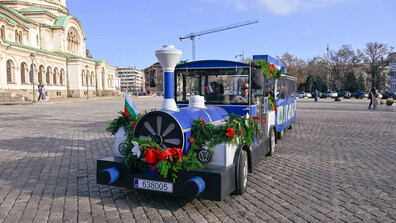 Васил Терзиев се качи на коледно влакче с Никола Цолов (СНИМКИ)