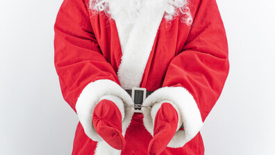 Израелски полицаи задържаха палестинец, облечен като Дядо Коледа