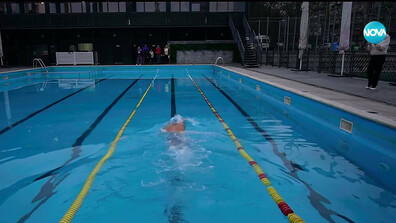 Ледено изпитание с топло послание: Рекордьор плува за бъдещето на планетата