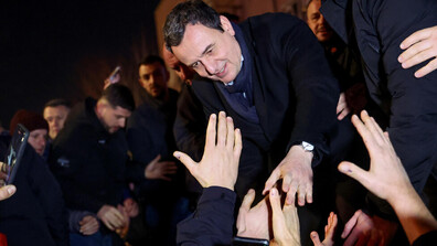 Партията на Курти спечели изборите в Косово (ВИДЕО)