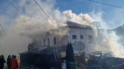 Мъж пострада при пожар в Смолян