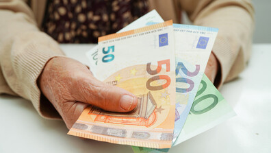 Вдигат възрастта и стажа за пенсия