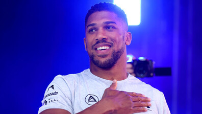 Изписаха Антъни Джошуа от болницата след катастрофата в Нигерия