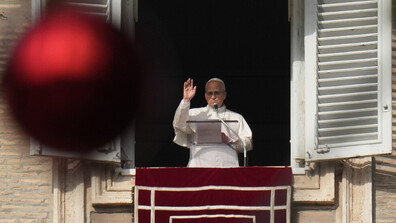 Папа Лъв XIV посрещна 2026 година с призив за мир