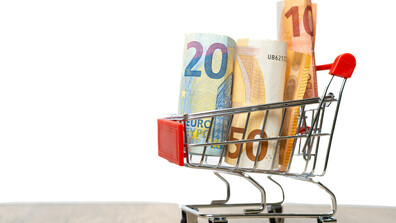 Как премина първият ден с новата валута в магазините у нас