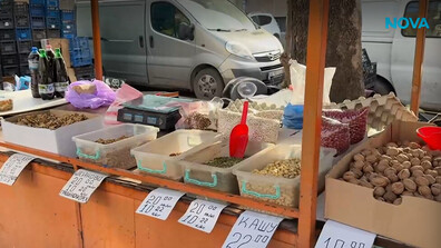 Еврото на пазар „Младежкa“ в Пловдив: Между лева, калкулаторите и борбата за оцеляване