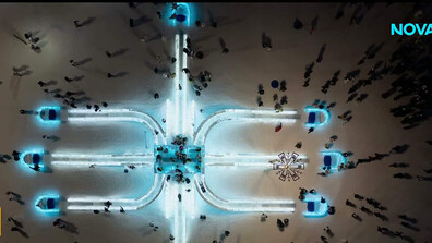 Зимна приказка: Осветиха отвътре ледени скулптури на традиционен фестивал в Китай (ВИДЕО)