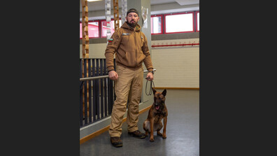 Орка - първото куче в България, обучено да открива фалшиви банкноти (СНИМКИ)