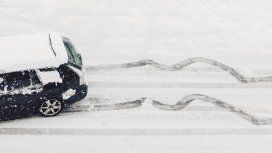 Студеното време заледи пътищата в Северна България