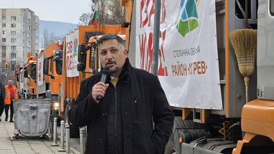 След бойкот заради заплати: Кметът на “Изгрев” уволни служители от сметоизвозването и назначи непалци