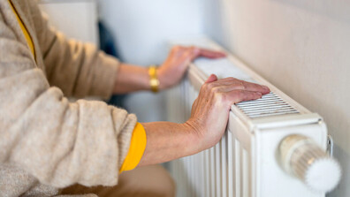 Хаос в сметките за парно: Кога ще има ясни правила за таксата „сградна инсталация“