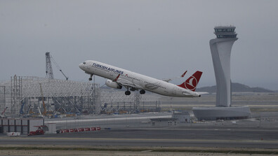 Самолет на Turkish Airlines кацна аварийно в Барселона заради бомбена заплаха