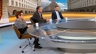 Защо Румен Радев реши да връчи третия мандат на АПС