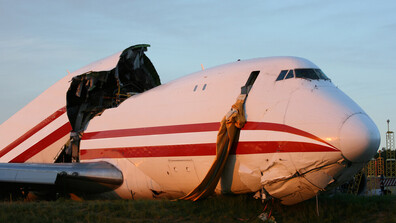 Индонезийски спасители откриха отломки от изчезнал самолет