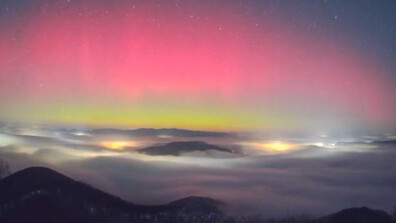 „Цветна“ нощ: Полярно сияние огря Европа, включително България (ВИДЕО)