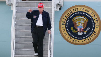 На път за Давос: Самолетът на Тръмп се върна в САЩ заради технически проблем