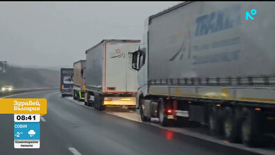 Над 25-километрова колона от тирове на границата с Турция