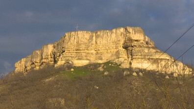 Мистериите на Петрич кале: Археолози откриват следи от викинги край Варна (ВИДЕО)