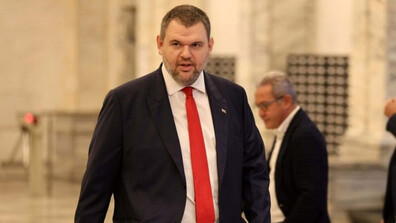 Делян Пеевски сигнализира прокуратурата за недопустима намеса на Емил Дечев в работата на професионалния състав на МВР
