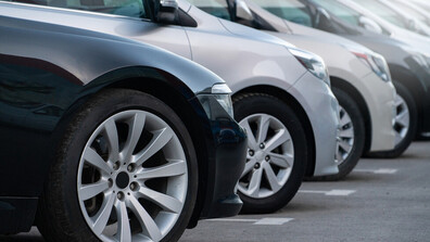 Оставиха в ареста трима души за схема с „клонирани“ автомобили и контрабанда