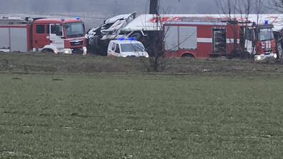 Верижна катастрофа с три тира и кола край Видин, има жертва (СНИМКИ)