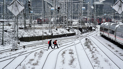 Силен снеговалеж в Германия предизвика стотици катастрофи (ВИДЕО)