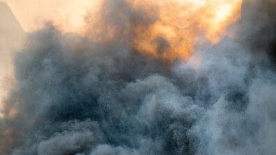 Военни взривиха лед, предизвикал наводнения на над 40 хектара земи в Румъния (ВИДЕО)