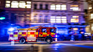 Голям пожар унищожи луксозен хотел в алпийския курорт Куршевел (ВИДЕО)