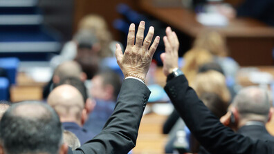 Депутатите разглеждат два законопроекта за промени в Изборния кодекс