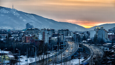 Температури от минус 12 до 23 градуса през февруари