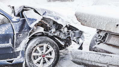 Катастрофа между 7 коли и почистващ снега трактор на прохода Превала