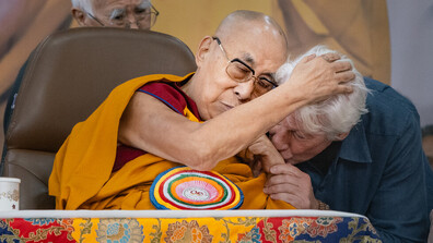 Далай Лама спечели първата си награда "Грами"