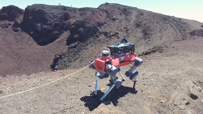 Куче робот „подушва“ вулканични газове, ще прогнозира изригвания (ВИДЕО)