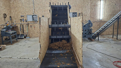 С подземен тунел и над 10 милиона къса: Разкриха най-голямата фабрика за незаконно производство на цигари у нас