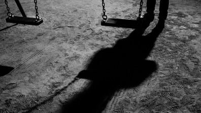 53-годишен мъж е обвинен в блудство с две деца в Лом, пуснаха го с „подписка“