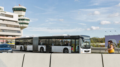 Заледявания блокираха летището в Берлин: Отмениха полети и спряха градския транспорт