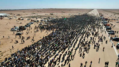 Хиляди се събраха в Либия за погребението на сина на Муамар Кадафи
