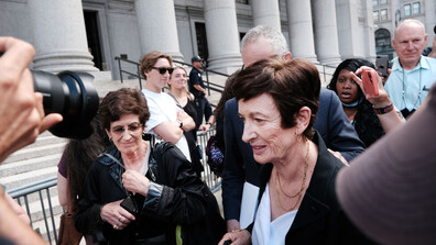 Делото „Епстийн“: Конгресът на САЩ разпитва осъдена на 20 години затвор за трафик на момичета