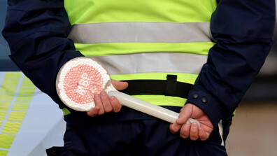 Задържаха мъж от Първомай, опитал да подкупи двама полицаи