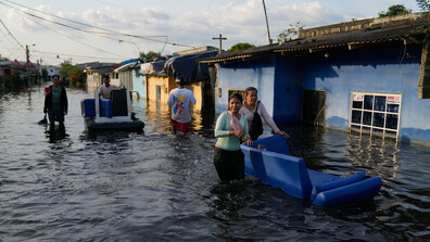 Най-малко 22 души загинаха при порои и наводнения в Колумбия
