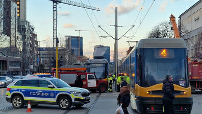 Трамвай блъсна и уби жена в София
