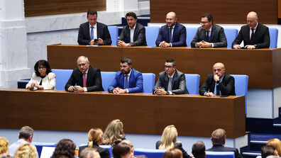 Кои министри от правителството на Желязков се връщат в парламента